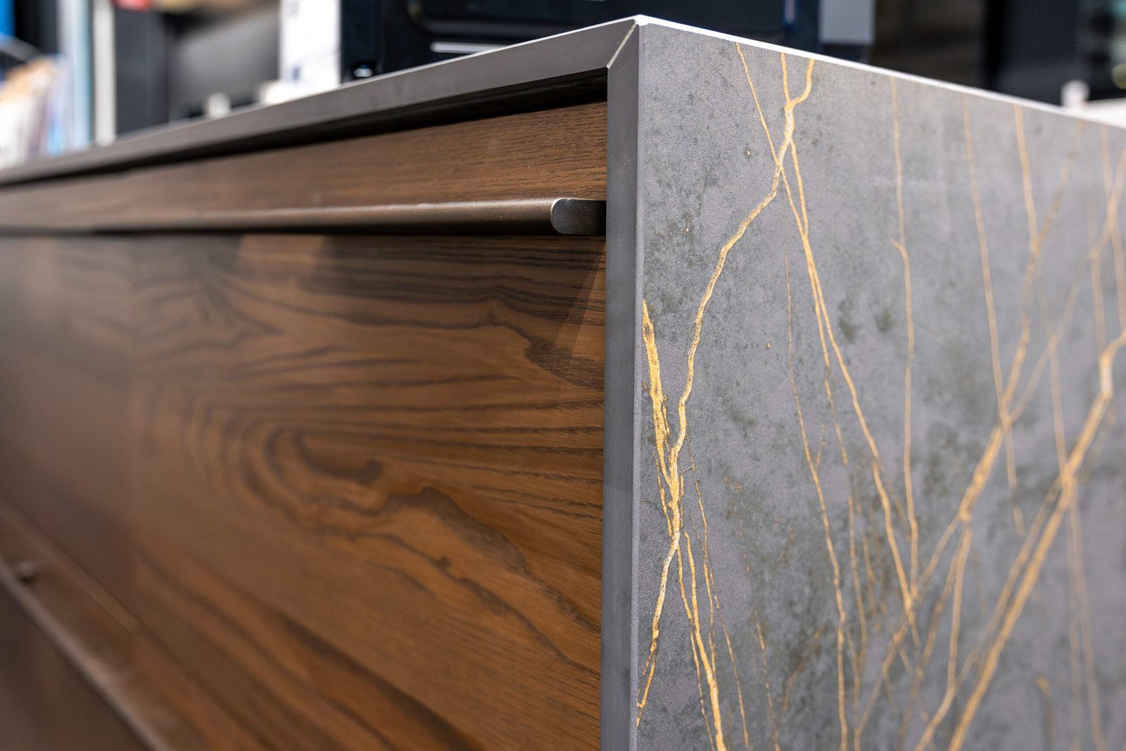 ديكورات ولوازم المؤسسات التجاريه stone panel with gold veining and wood. luxury details.